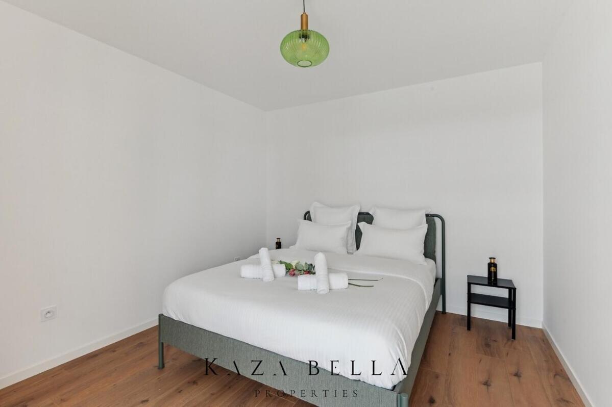 Kaza Bella - Ouen Beautiful * Saint-Ouen (Seine-Saint-Denis)